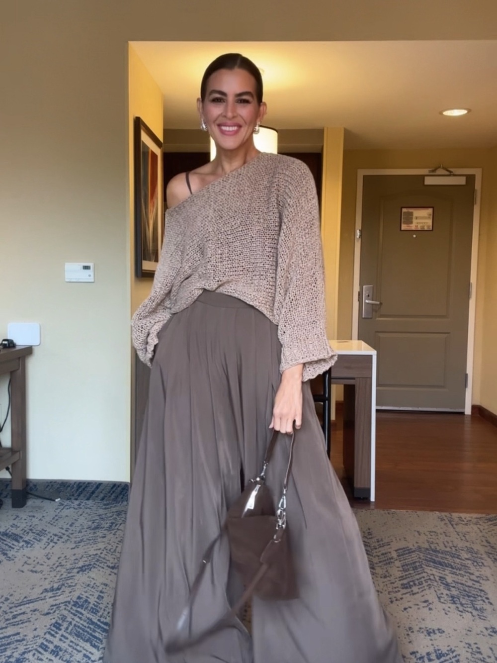 Wide leg pants with Fluid Pleats